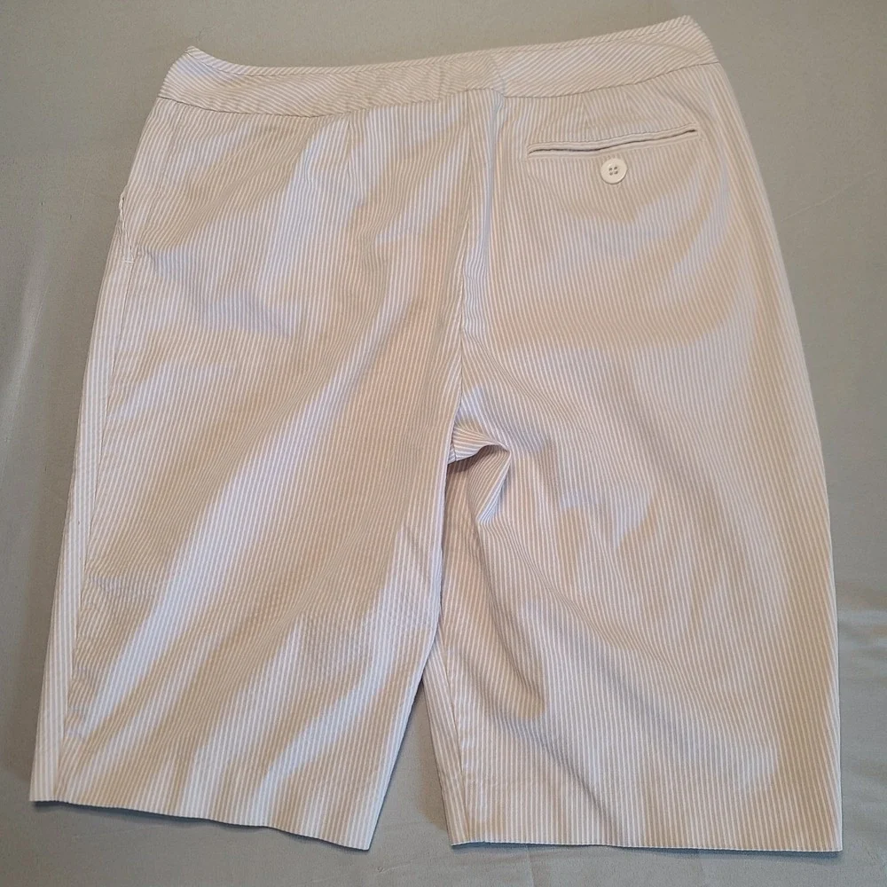 Chico's Seersucker Walking Shorts Women 1 Short Beige White Striped Stretch Knee